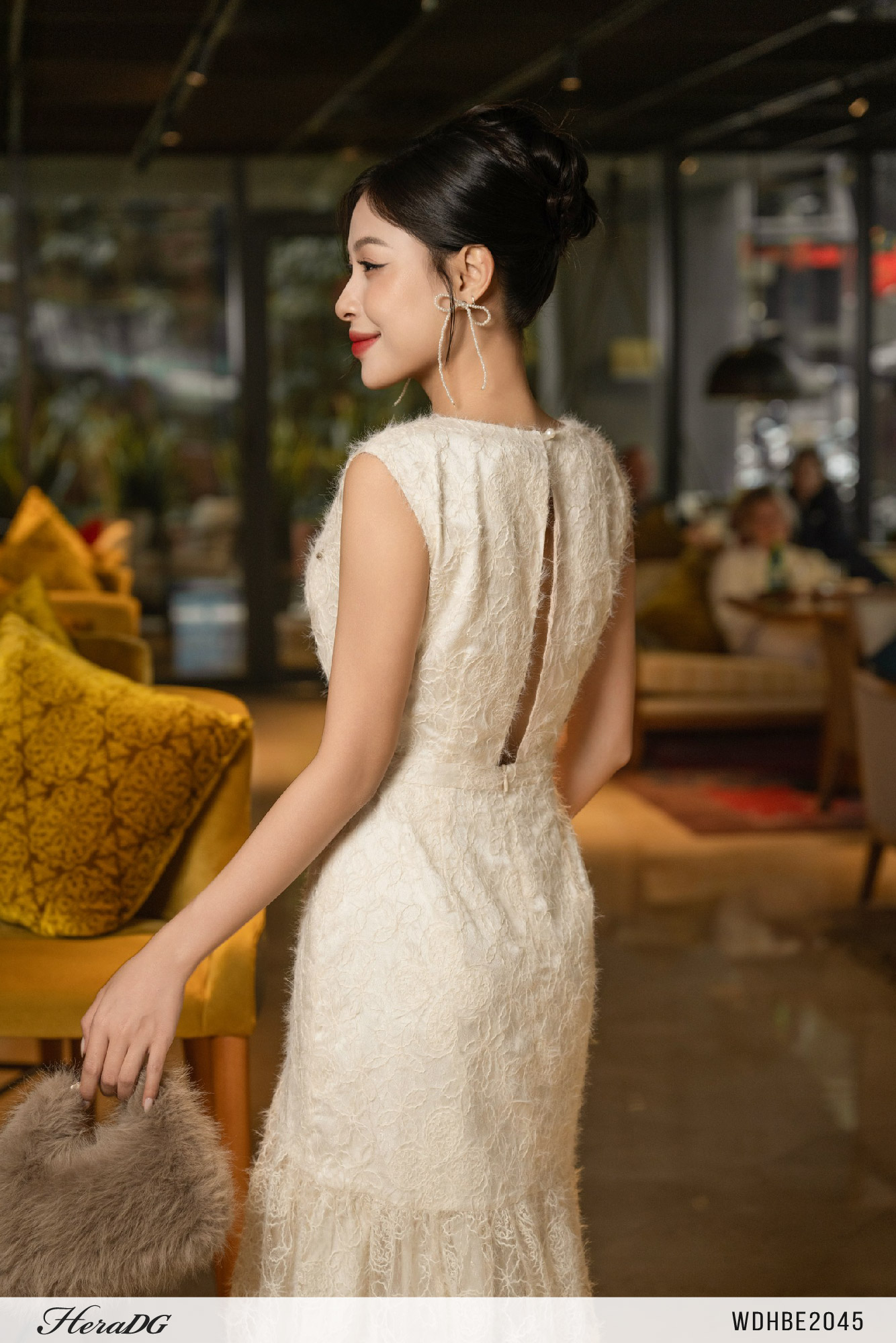 Ảnh của Đầm đuôi xòe rủ đính đá